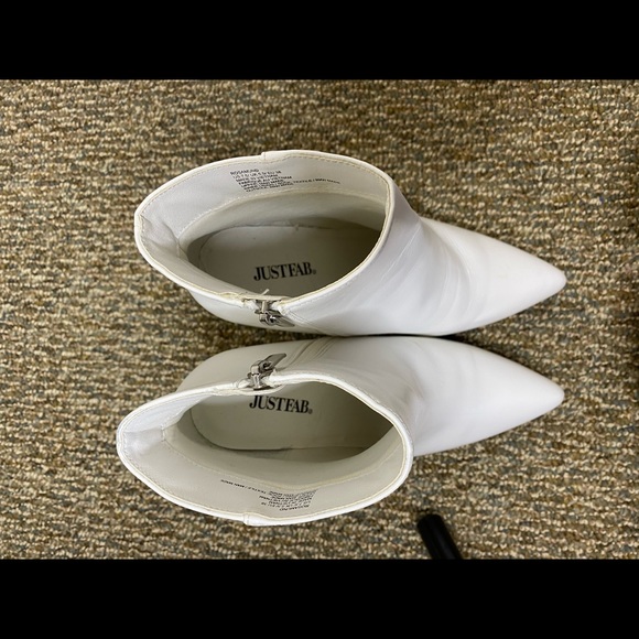 WHITE BOOTIES - Picture 3 of 5